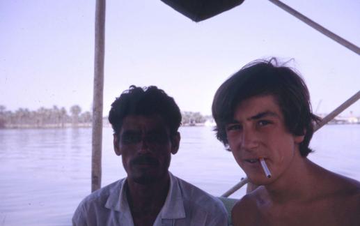 Passage clandestin sur l'Euphrate ente Abada (Iran) et Bassorah (Irak)